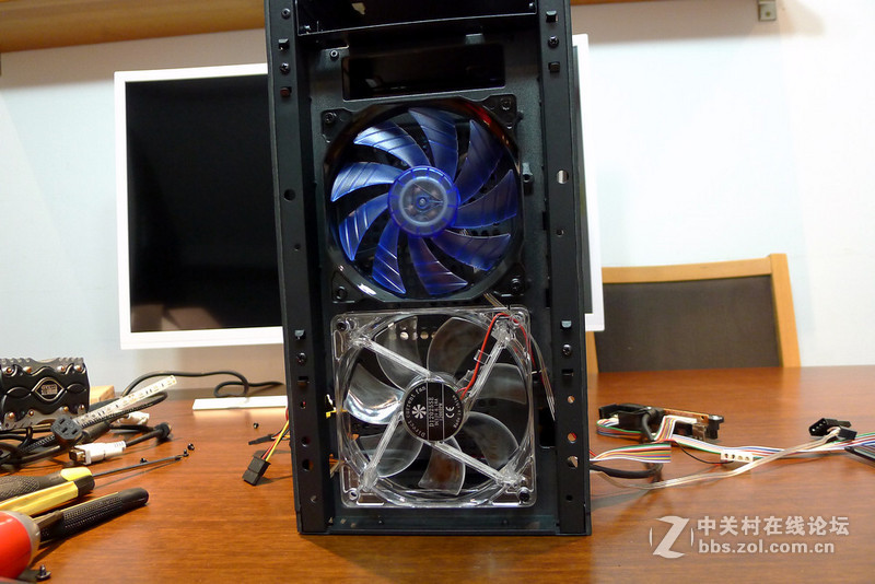 不能浪费了全尺寸侧透，金河田预见V8灯光散热小改造