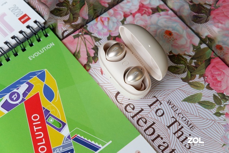 高通芯片加全频动铁，比A4纸还轻的万魔真无线，堆料与颜值并存