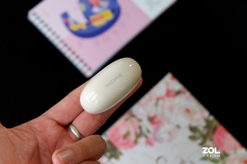 高通芯片加全频动铁，比A4纸还轻的万魔真无线，堆料与颜值并存