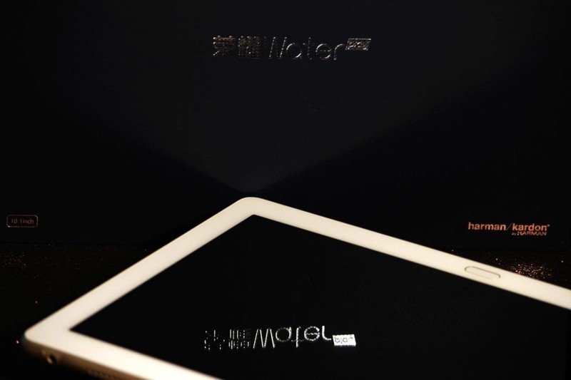 荣耀Waterplay助你水下泡妞更安心