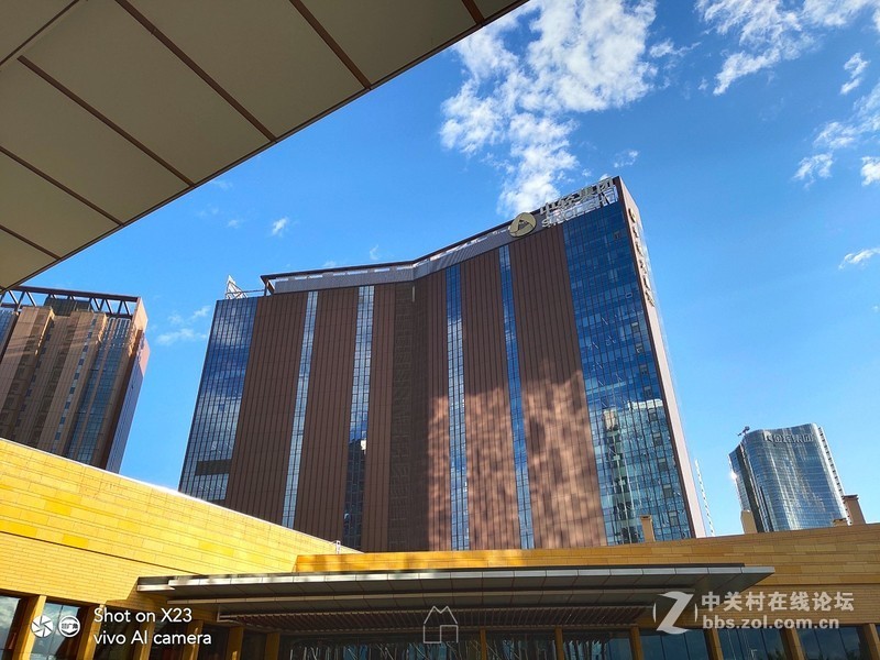 超大广角、流光溢彩？X23真机抢先上手详细体验