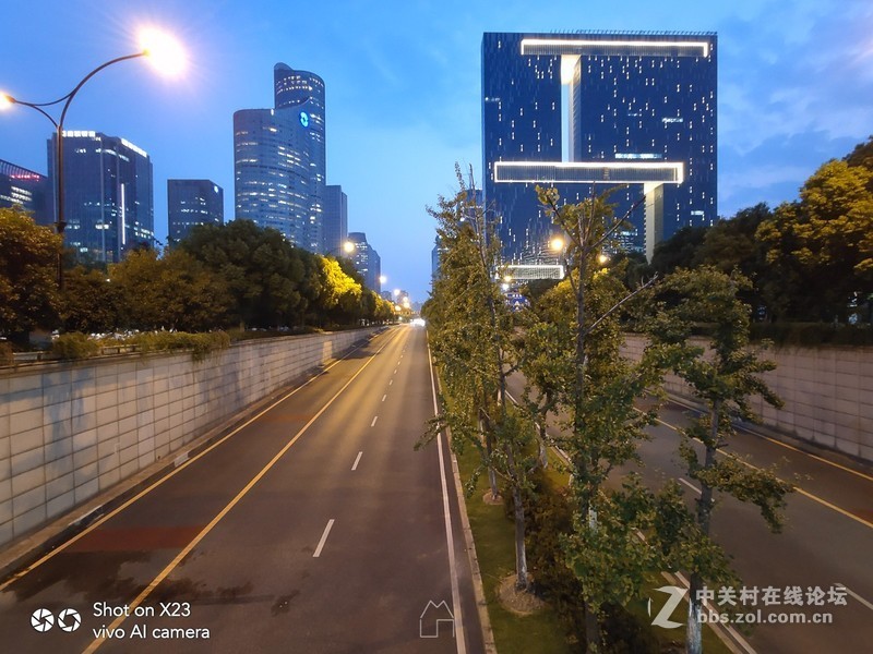 超大广角、流光溢彩？X23真机抢先上手详细体验