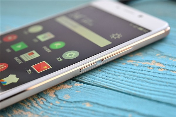 1099元起！魅蓝Note 6图赏：拍照叫板3千元旗舰