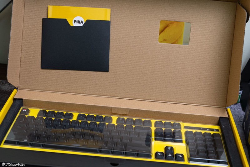 萌力十足——雷蛇皮卡丘限定款外设套装