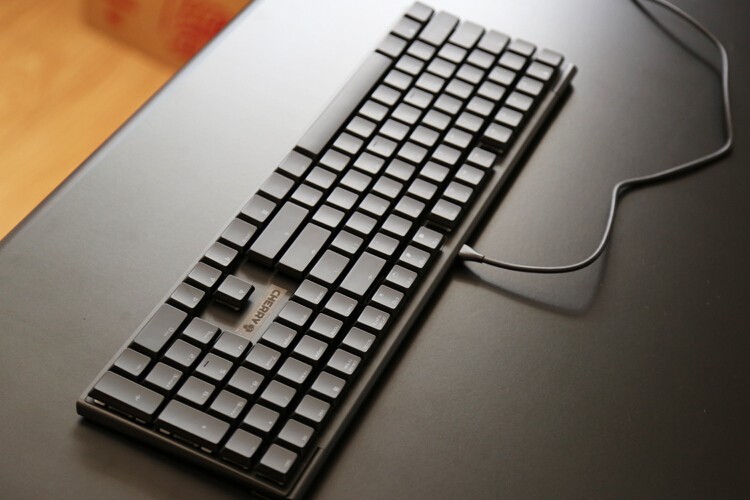 后浪vs前浪：罗技G913 TKL&樱桃MX10.0旗舰超薄无线机械键盘横评浪打浪