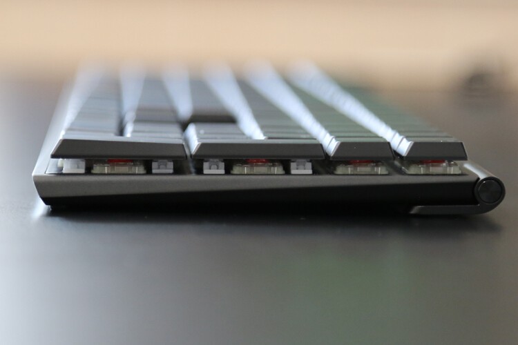 后浪vs前浪：罗技G913 TKL&樱桃MX10.0旗舰超薄无线机械键盘横评浪打浪