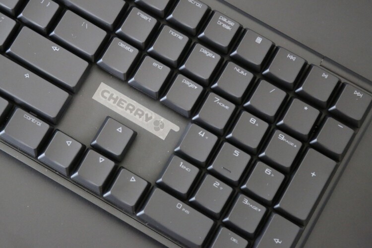 后浪vs前浪：罗技G913 TKL&樱桃MX10.0旗舰超薄无线机械键盘横评浪打浪