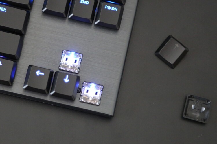 后浪vs前浪：罗技G913 TKL&樱桃MX10.0旗舰超薄无线机械键盘横评浪打浪