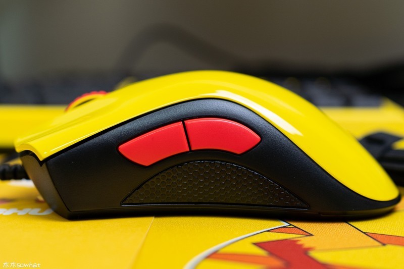 萌力十足——雷蛇皮卡丘限定款外设套装