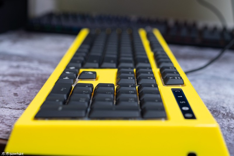 萌力十足——雷蛇皮卡丘限定款外设套装