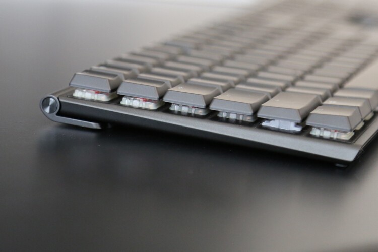 后浪vs前浪：罗技G913 TKL&樱桃MX10.0旗舰超薄无线机械键盘横评浪打浪