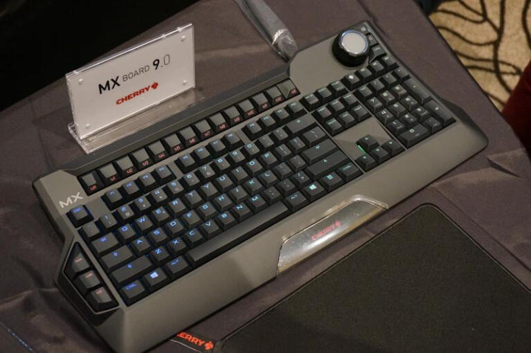 后浪vs前浪：罗技G913 TKL&樱桃MX10.0旗舰超薄无线机械键盘横评浪打浪