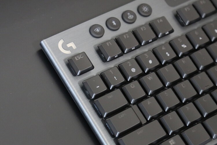 后浪vs前浪：罗技G913 TKL&樱桃MX10.0旗舰超薄无线机械键盘横评浪打浪