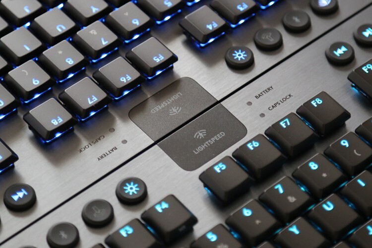 后浪vs前浪：罗技G913 TKL&樱桃MX10.0旗舰超薄无线机械键盘横评浪打浪