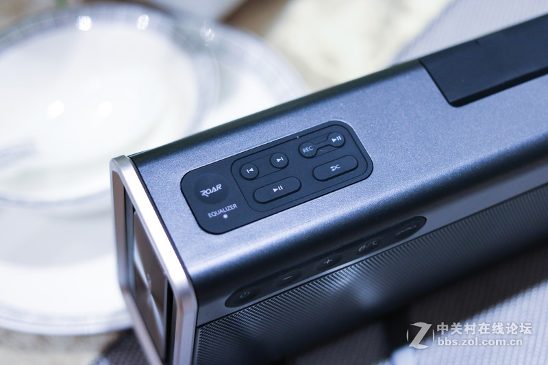 美声本该如此，体验创新iROAR GO声霸锣防水级蓝牙音箱