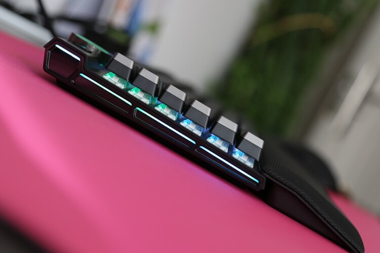 键皇驾到：海盗船K100 RGB机械键盘OPX光轴体验