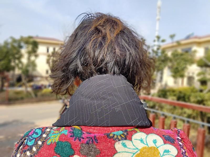 颈椎病复发严重的老铁，看看风谜智能温控发热围巾之真效果再说好