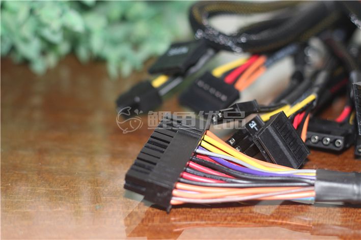 价格实惠，又能净化空气-艾湃电竞AP-550TI额定550W纳米光触媒电源