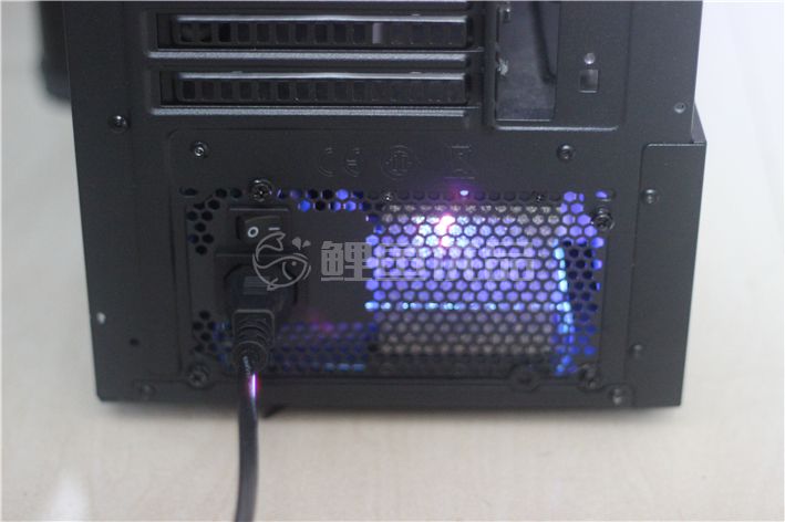 价格实惠，又能净化空气-艾湃电竞AP-550TI额定550W纳米光触媒电源