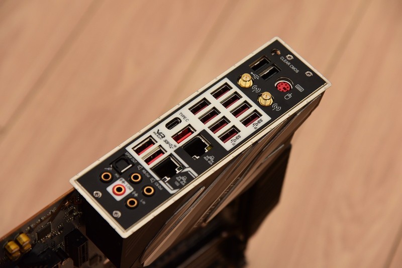 为了ZEN3锐龙，来自B550和X570的硬核PK