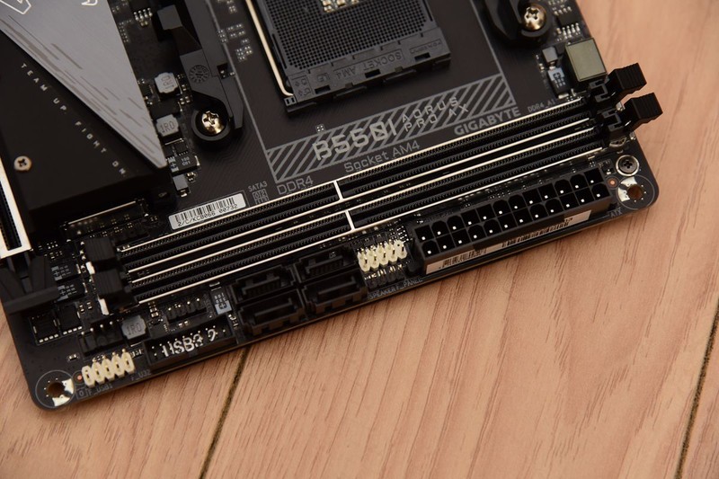 为了ZEN3锐龙，来自B550和X570的硬核PK