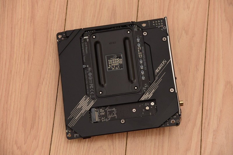 为了ZEN3锐龙，来自B550和X570的硬核PK