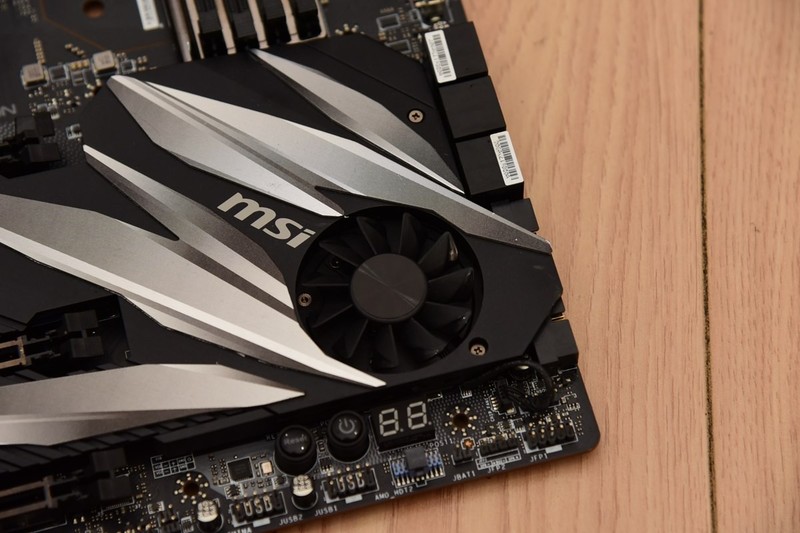 为了ZEN3锐龙，来自B550和X570的硬核PK