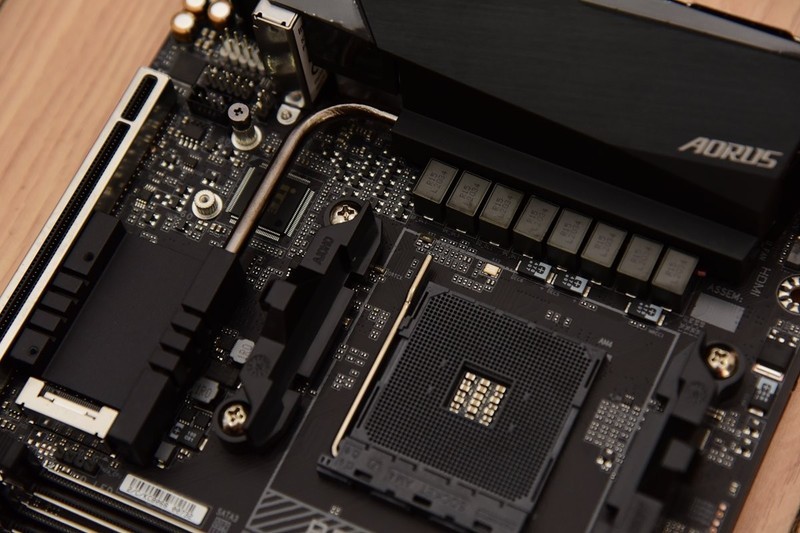 为了ZEN3锐龙，来自B550和X570的硬核PK