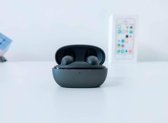 时尚装饰属性更加彻底，1MORE ColorBuds 2猫眼耳机评测：内外兼修