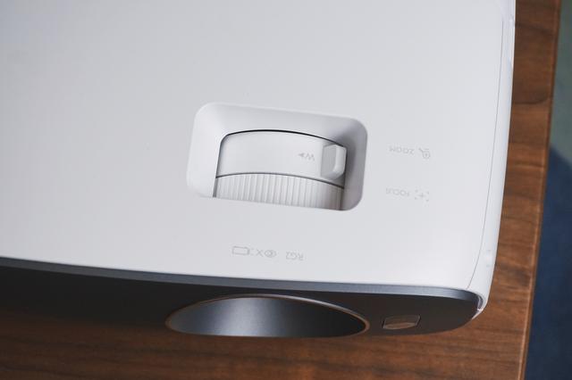 大墙何必浪费在小电视机身上——明基W1700M 4K家用投影仪 评测