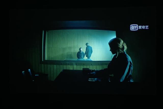 大墙何必浪费在小电视机身上——明基W1700M 4K家用投影仪 评测