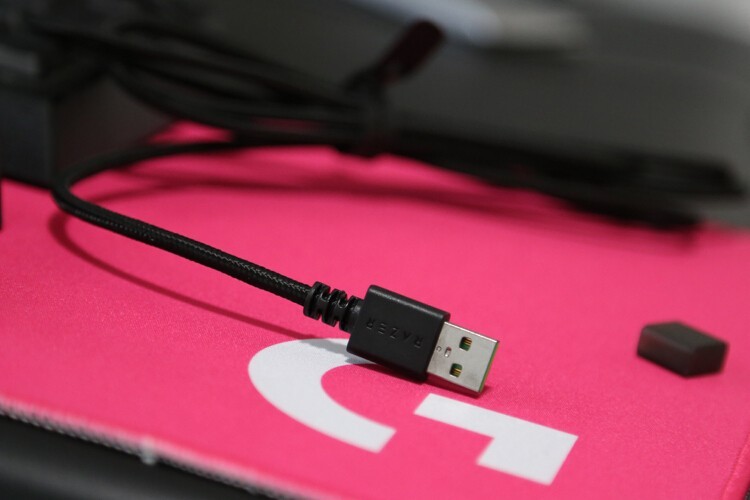 最佳轻机械键盘体验：雷蛇雨林狼蛛V2  Razer Ornata v2