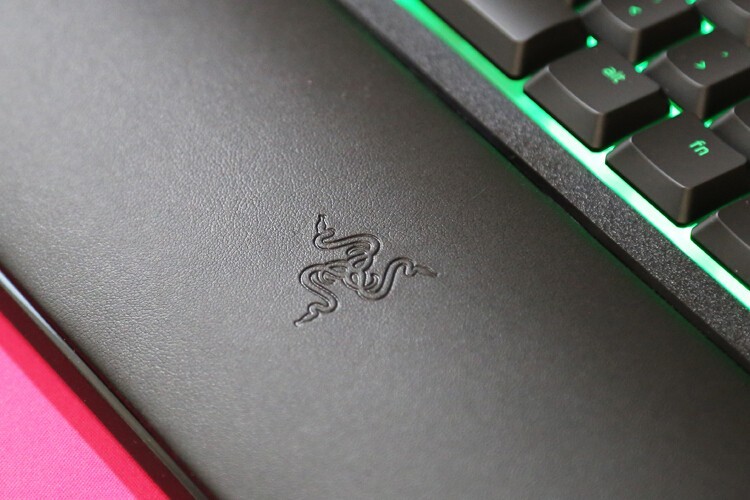 最佳轻机械键盘体验：雷蛇雨林狼蛛V2  Razer Ornata v2