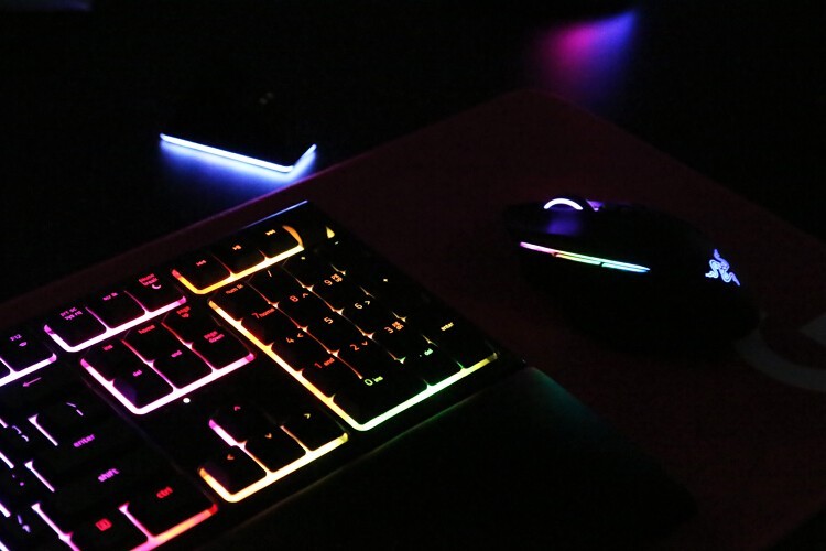 最佳轻机械键盘体验：雷蛇雨林狼蛛V2  Razer Ornata v2