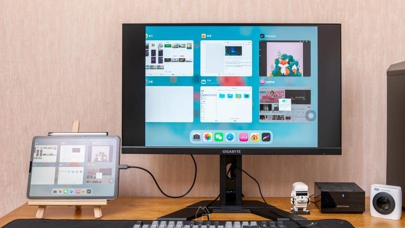 一套键鼠控制两台主机设备？——KVM显示器：技嘉M27Q上手