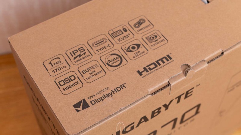 一套键鼠控制两台主机设备？——KVM显示器：技嘉M27Q上手