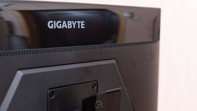 一套键鼠控制两台主机设备？——KVM显示器：技嘉M27Q上手