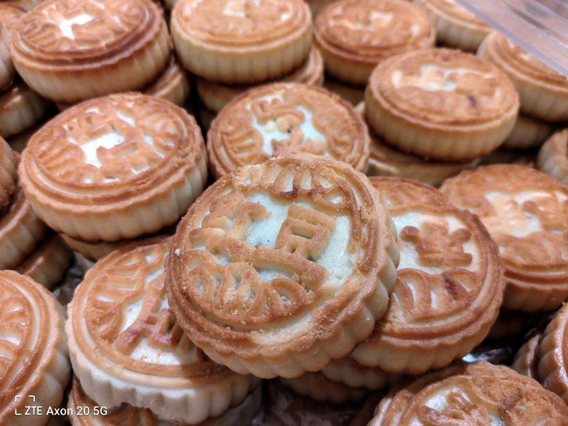 大隐隐于屏下，屏下摄像头手机中兴天机Axon 20 5G评测