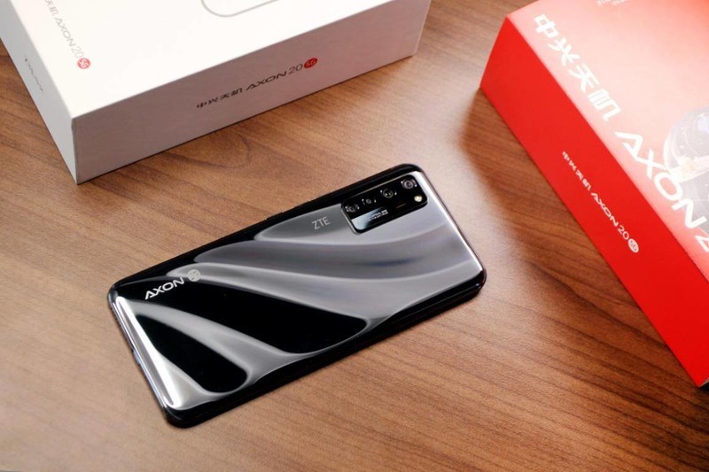 大隐隐于屏下，屏下摄像头手机中兴天机Axon 20 5G评测