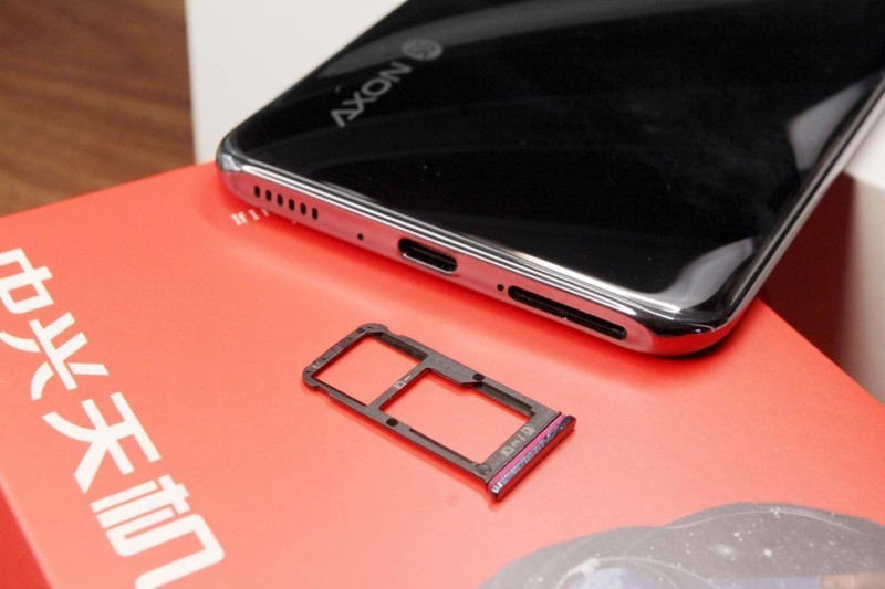 大隐隐于屏下，屏下摄像头手机中兴天机Axon 20 5G评测