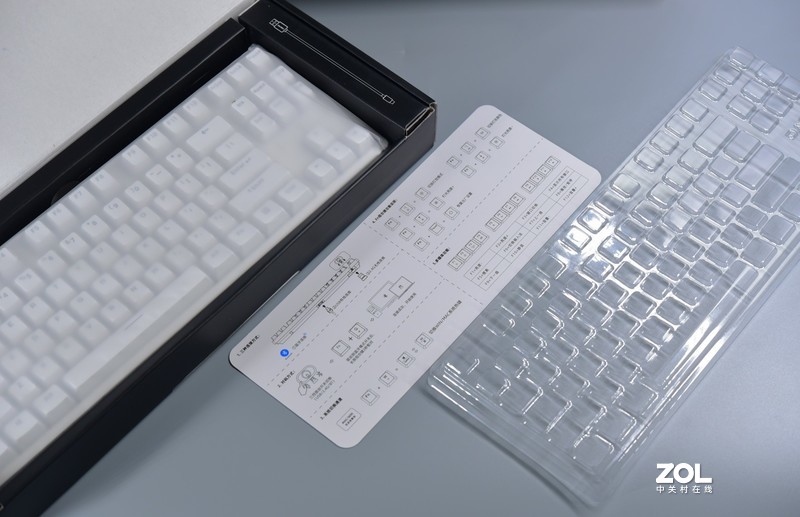 这次是真的一步到位的达尔优A87全插拔定制轴三模版机械键盘