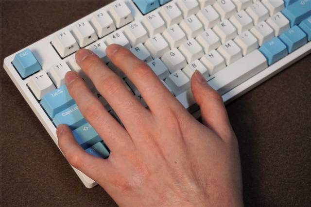 桌面极简主义者刚需！杜伽K310w三模一体机械键盘上手体验分享