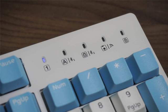 桌面极简主义者刚需！杜伽K310w三模一体机械键盘上手体验分享