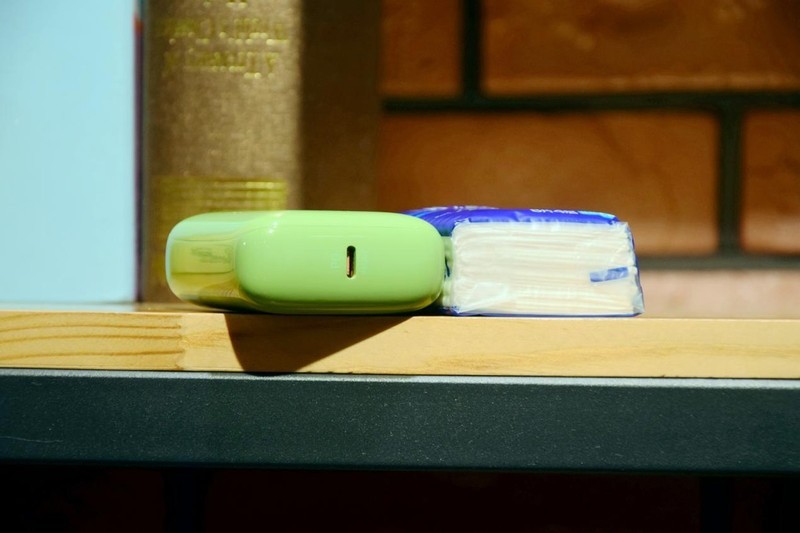 双口快充最高20W，体积如手帕纸般大小，移速小Q袖珍充电宝体验