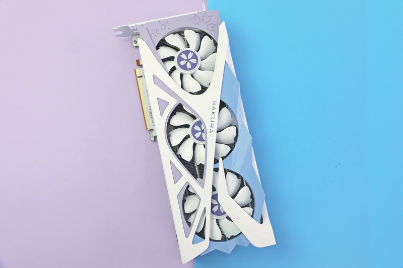 华美二次元风格的高颜值旗舰非公显卡：盈通RTX3070樱瞳花嫁纪念版上机测试！