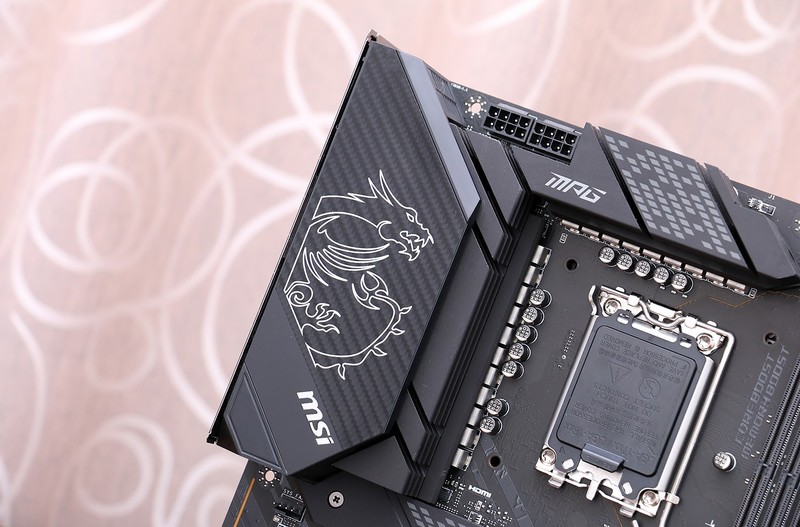 喜迎英特尔12代酷睿，MSI 微星 MPG Z690 CARBON WIFI 暗黑主板抢先看