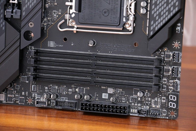 喜迎英特尔12代酷睿，MSI 微星 MPG Z690 CARBON WIFI 暗黑主板抢先看