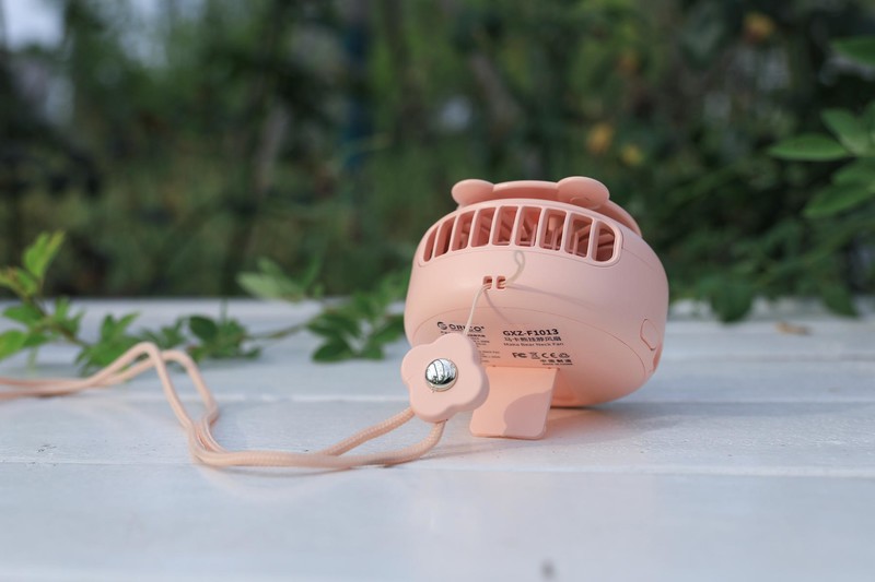 夏日出门也清凉，ORICO马卡熊挂脖风扇，让炎热一扫而光