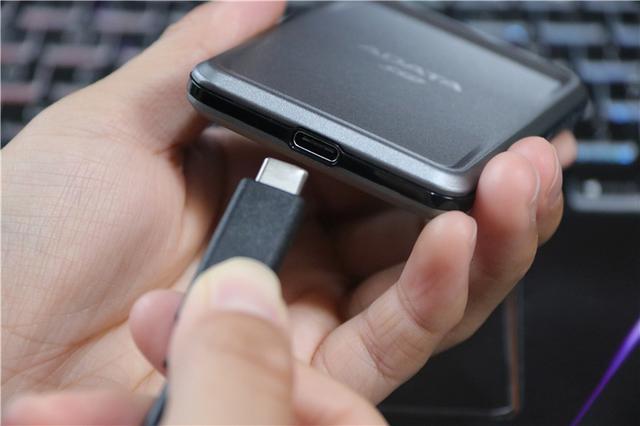 30g小巧实用，这硬盘有点酷！威刚SC685P移动SSD体验分享