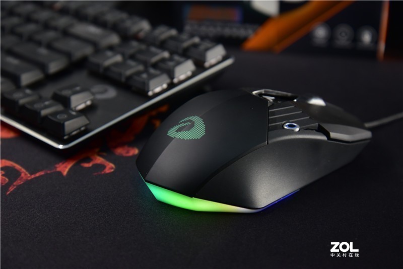国产外设也逐渐能打—达尔优A970游戏鼠标的深藏不露